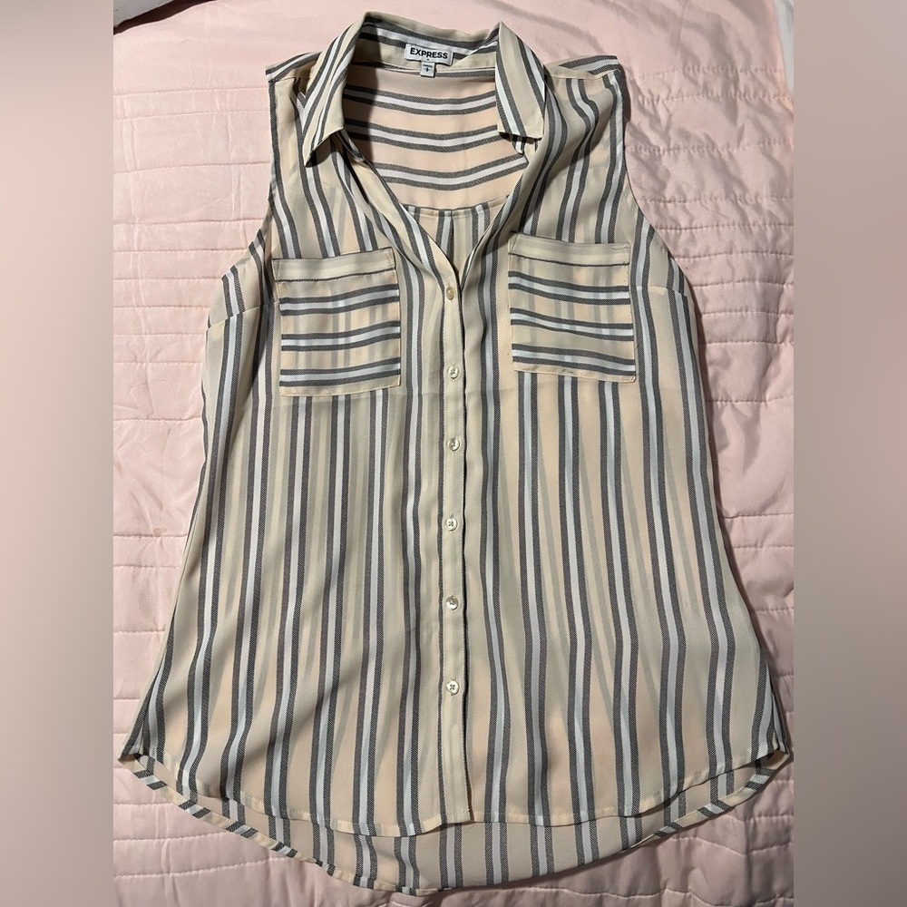 Express collared women’s flowy tank size S